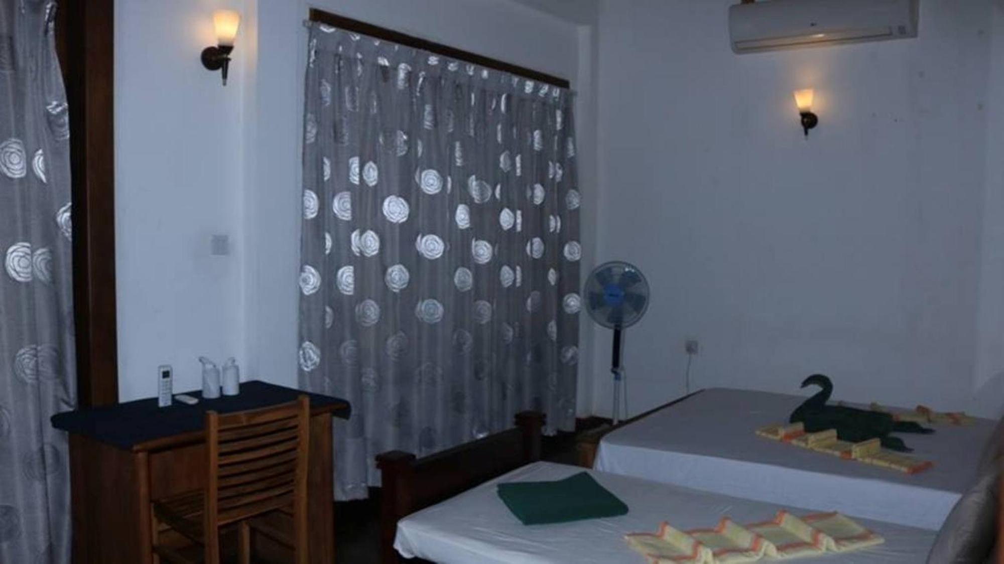 Birds Paradise Hotel Kudawe Phòng bức ảnh